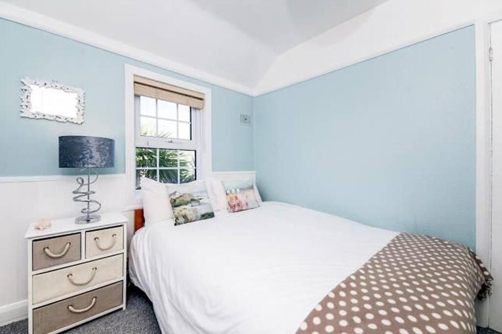 Sunrise! ~ 2 Bedrooms, Garden, Parking, Sea Views St Ives  Ngoại thất bức ảnh